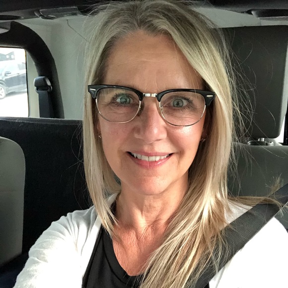 Meet your Posher, Shari - Picture 1 of 1